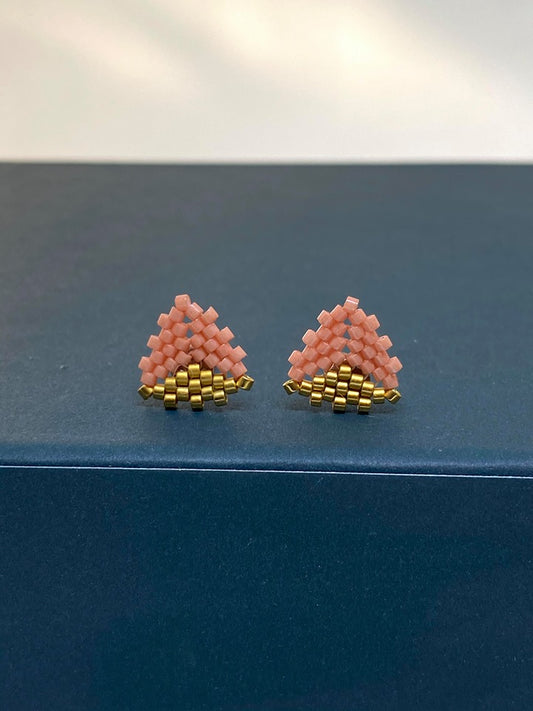 #236 Soft Triangle Gamle Rose ørestikker