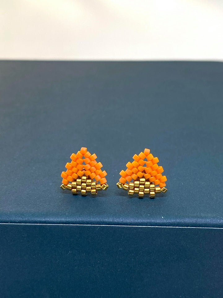 #238 Soft Triangle Orange ørestikker