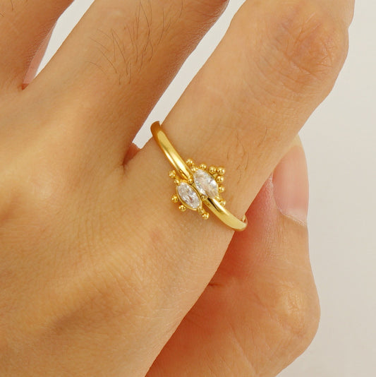 ADELE CPH DENMARK - Moderigtig ring med zirkon. Vandfast