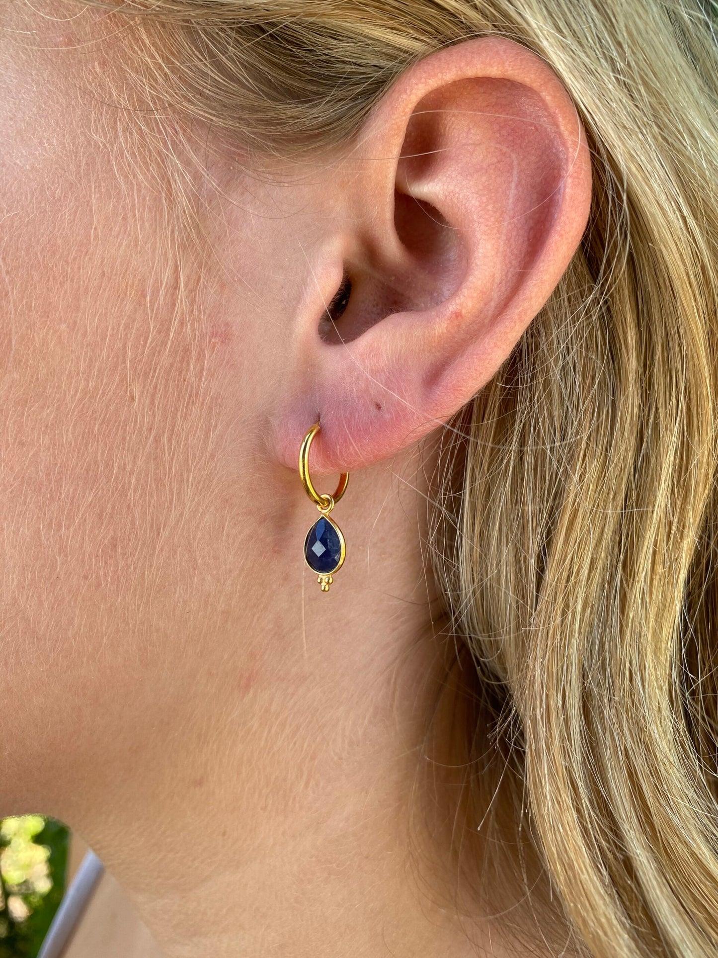 #133 Øreringe Sodalite