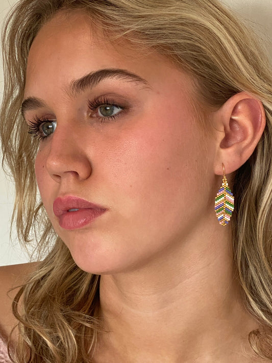 #274 Blade Lilla/grøn/hvid/sartrosa/guld ørekroge