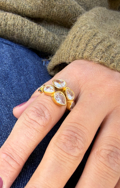 ADELE CPH DENMARK - Ring med dråber zircon. Vandfast