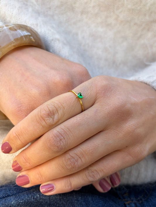 ADELE CPH DENMARK - Simple ring med mini mørkegrøn zinkon. Vandfast